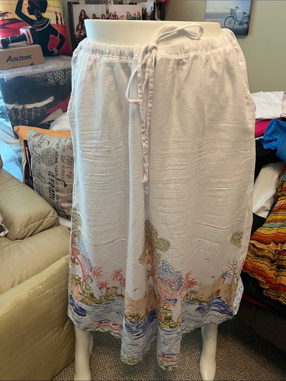 White Embroidered Beach-Scene Cotton Skirt by Cynthia Rowley